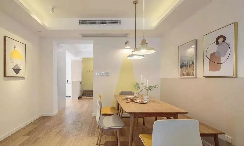 100㎡三居室北歐風(fēng)裝修，原木搭配暖色調(diào)讓家溫馨